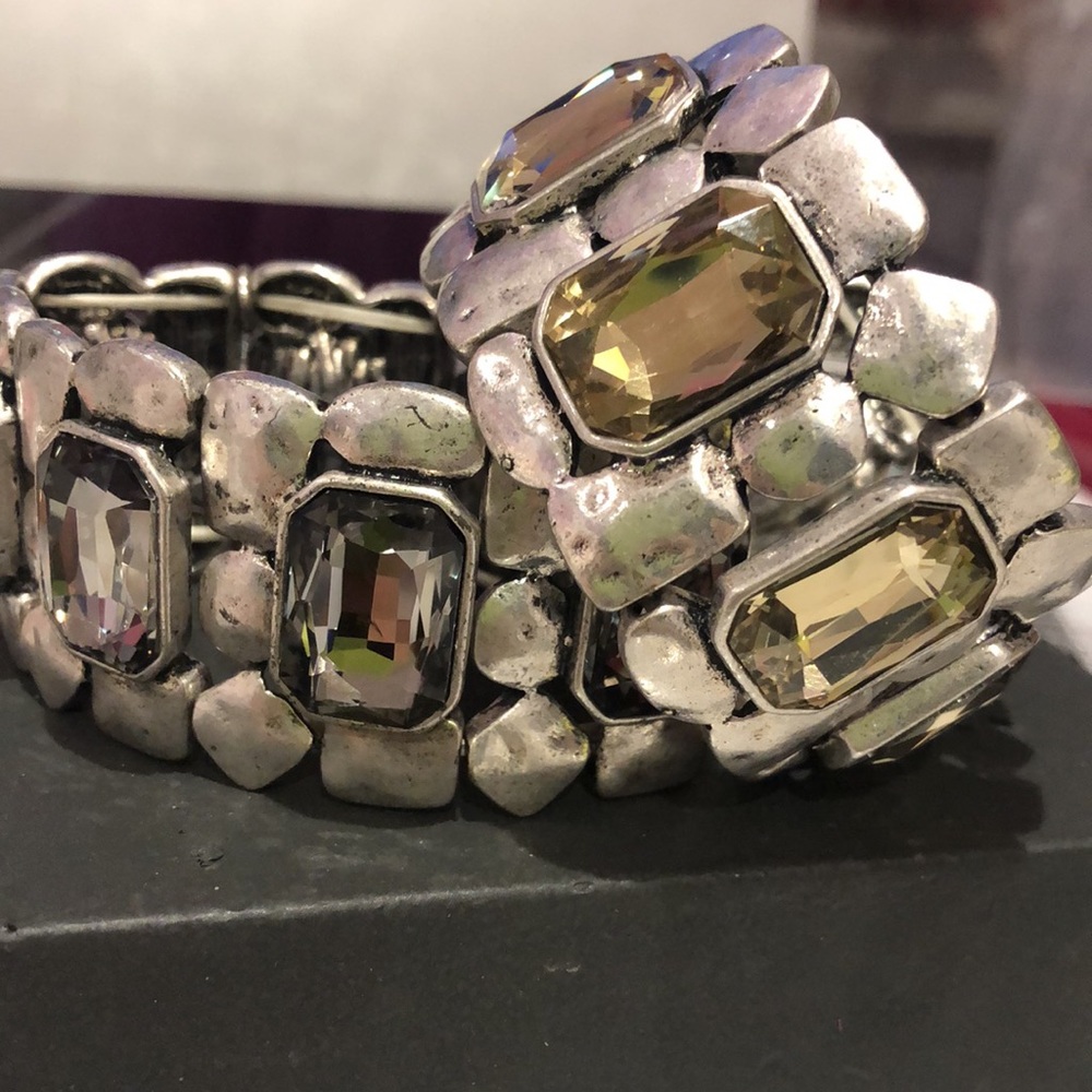 Designer Antiqued Silver Stretch Cuffs- either Black Diamond or Light Colorado🎁